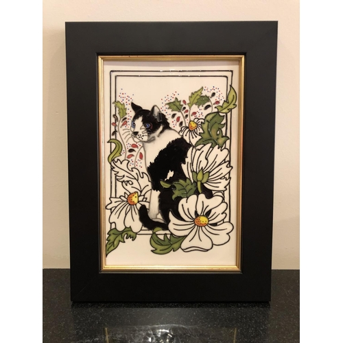 319 - A MOORCROFT POTTERY PLAQUE DECORATED IN THE 'DAISY THE CAT' PATTERN DESIGNED BY RACHEL BISHOP, SHAPE... 