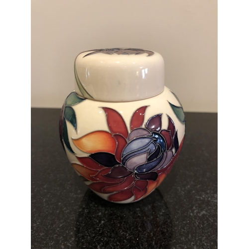 332 - A RARE MOORCROFT POTTERY 'MASTER' (AS CONFIRMED BY ELISE ADAMS) LIDDED VASE DECORATED IN THE 'RUBY R... 