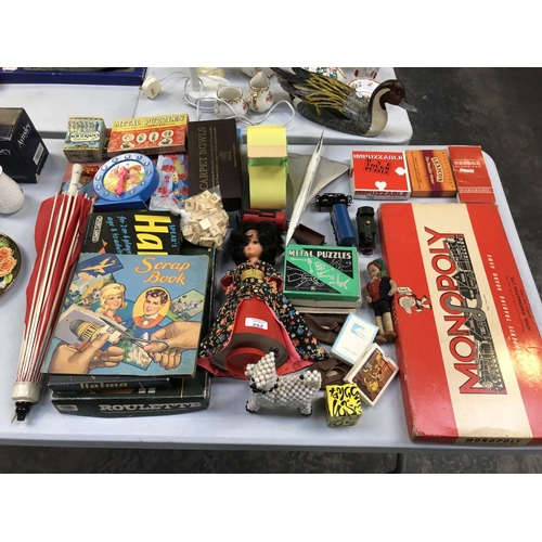 262 - A LARGE MIXED COLLECTION OF VINTAGE TOYS TO INCLUDE A 1960S 'JOHN WADDINGTON' MONOPOLY SET, (APPEARS... 