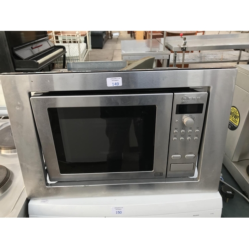 149 - A NEFF INTEGRATED 900 WATT MICROWAVE OVEN W/O