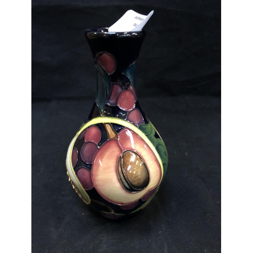 321 - A MOORCROFT POTTERY VASE DECORATED IN THE 'QUEENS CHOICE' PATTERN DESIGNED BY EMMA BOSSONS, SHAPE NU... 