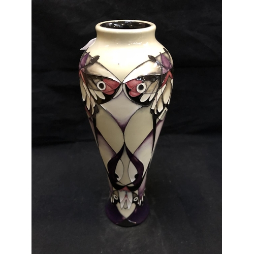 322 - A MOORCROFT POTTERY TRIAL VASE DECORATED IN THE 'EMPEROR MOTH' PATTERN DESIGNED BY VICKY LOVATT, SHA... 