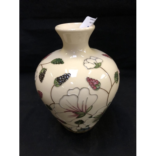 324 - A MOORCROFT POTTERY VASE DECORATED IN THE 'BRAMBLE REVISITED' PATTERN DESIGNED BY ALICIA AMISON, SHA... 