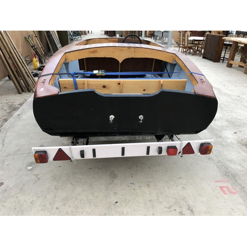 52 - A GOOD QUALITY 'RIVA' STYLE MARINE PLY SPEED / POWER BOAT - 12 FEET LONG AND AN AS NEW, SINGLE AXLE ... 