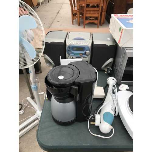 119 - A LARGE QUANTITY OF ELECTRICALS TO INCLUDE TWO FANS, MICROWAVE, COFFEE MAKER, HOTPLATE, FOOD PROCESS... 