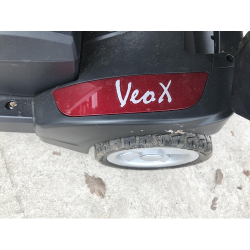 37 - A RASCAL VEO X MOBILITY SCOOTER WITH CHARGER AND REAR CARRY BAG W/O