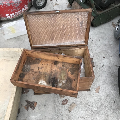 39 - A SMALL VINTAGE WOODEN CHEST WITH INNER TOOL DRAWER