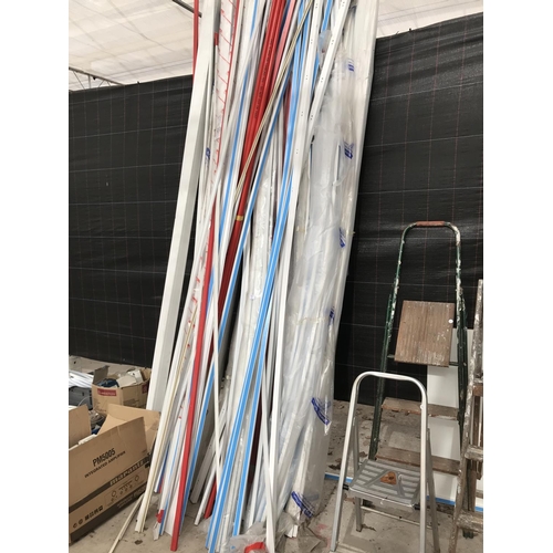 7 - A LARGE QUANTITY OF PLASTIC CABLE TRUNKING