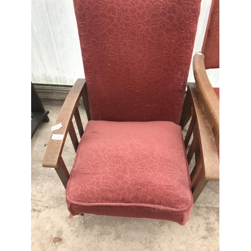 840 - AN OAK COMMODE AND A RECLINING OAK ARMCHAIR