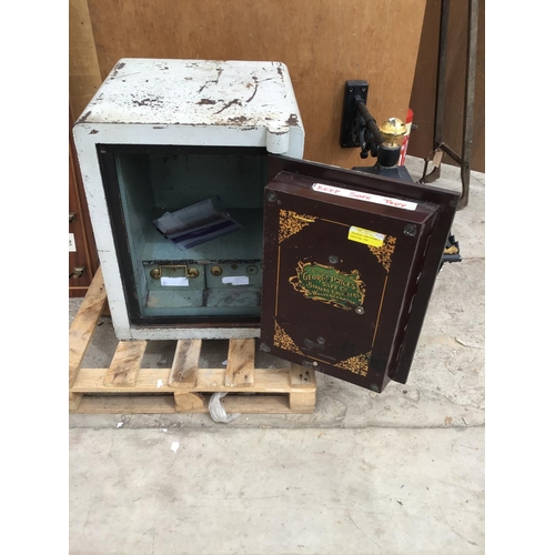 2 - A LARGE SAFE MANUFACTURED BY GEORGE PRICE'S SAFE CO BANKERS ENGINEERS WOLVERHAMPTON WITH TWO INNER D... 