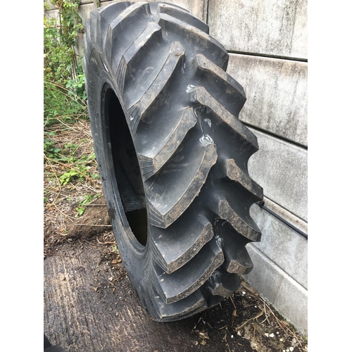 48 - A TITAN TYRE 14.9 30