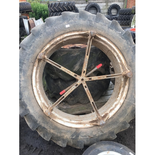 90 - A DUAL WHEEL AND TYRE 13.6 38