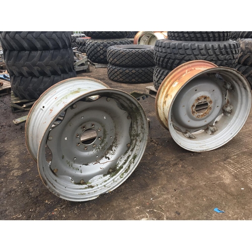 96 - A PAIR OF WHEEL RIMS 34 INCH