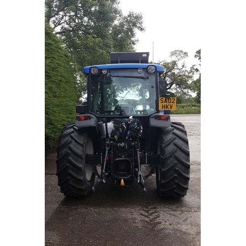 205 - A NEW HOLLAND TN55S TRACTOR WITH FORE END LOADER SA02 HKU REGISTERED 07.08.2002 6304 HOURS