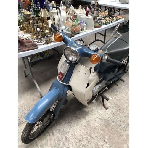 401 - A 1976 HONDA C70 MOTORCYCLE WITH V5