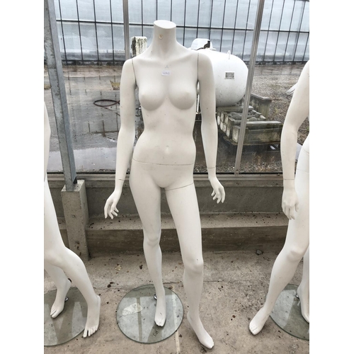 1092 - A FEMALE SHOP MANNEQUIN