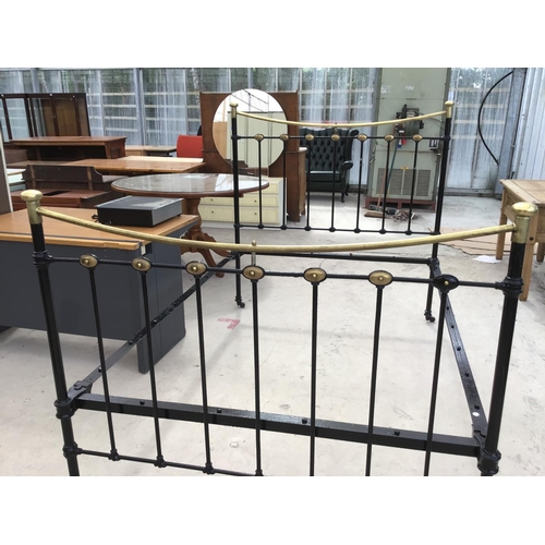 1256 - A WROUGHT IRON DOUBLE BED FRAME