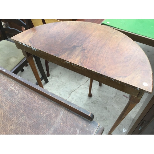 1316 - FIVE ITEMS - A OAK DRESSING TABLE AND TWO DINING CHAIRS, TABLE AND UNIT