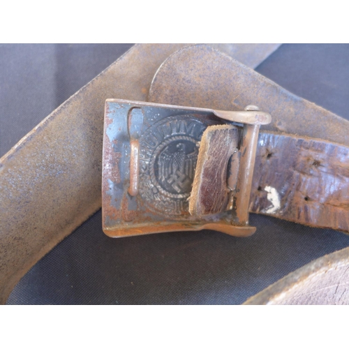 307 - A GERMAN ARMY BELT AND BUCKLE