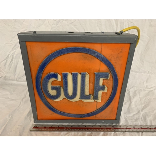 10 - A 'GULF' ILLUMINATED LIGHT BOX SIGN 13 INCHES X 13 INCHES