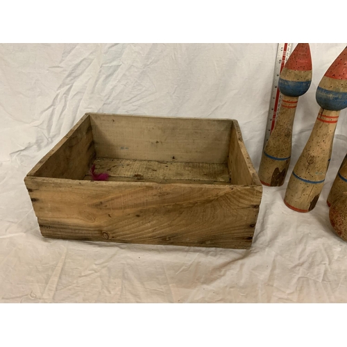 16 - A VINTAGE SET OF EIGHT SKITTLES, BOWL AND WOODEN STORAGE BOX