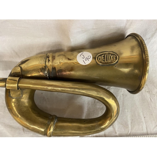 154 - A VINTAGE DELUXE BRASS CAR HORN