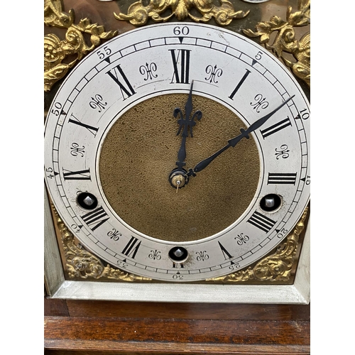 211 - A CIRCA 1890 WALNUT BRACKET CLOCK BY LENZKIRCH, GERMANY, HAVING EIGHT DAY MOVEMENT WITH STRIKING AND... 