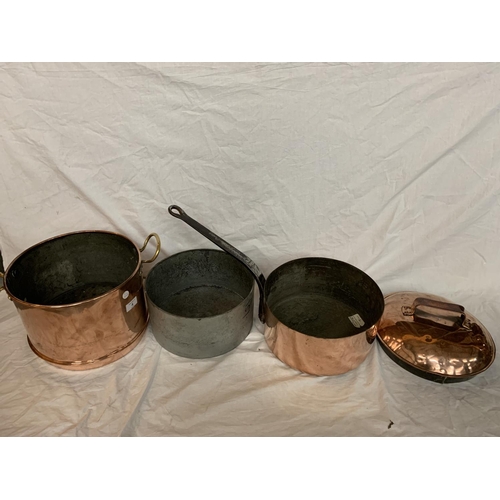 30 - A VICTORIAN LARGE COPPER STEAMER WITH LINER 42CM HIGH