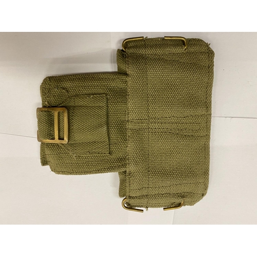 425 - A WWII BRITISH AMMUNITION POUCH