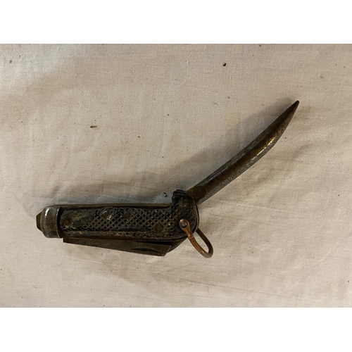 439 - A WWII BRITISH PARATROOPER'S PENKNIFE