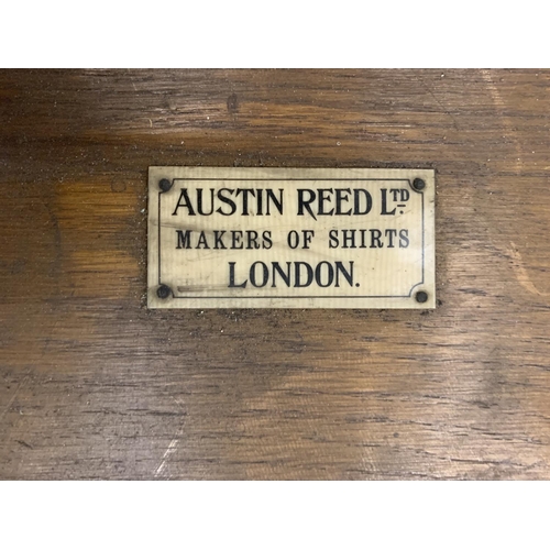 104 - A VINTAGE TROUSER PRESS 'AUSTIN REED LTD MAKERS OF SHIRTS LONDON' 'THE LEADERS TROUSERS PRESS (WATTS... 