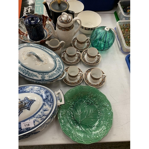 116 - A LARGE QUANTITY OF CERAMICS TO INCLUDE LIDDED SERVING DISHES, PLATES, CUPS AND SAUCERS ETC