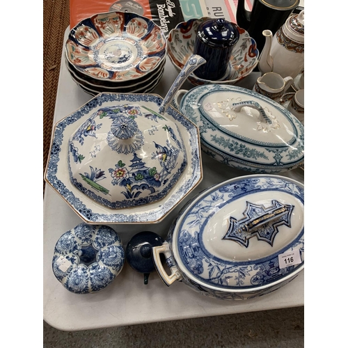 116 - A LARGE QUANTITY OF CERAMICS TO INCLUDE LIDDED SERVING DISHES, PLATES, CUPS AND SAUCERS ETC