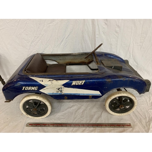 118 - A VINTAGE TORING WOEI CHILDRENS PEDAL RACING CAR IN BLUE