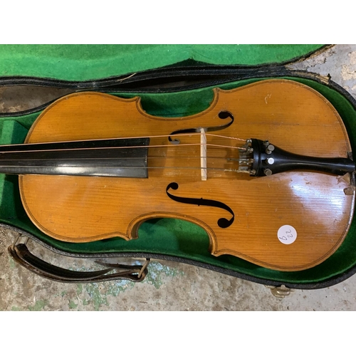 238 - A VIOLIN AND CASE