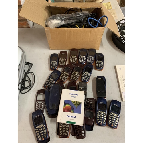 253 - A LARGE QUANTITY OF OLD NOKIA PHONES, SPARES AND CABLES