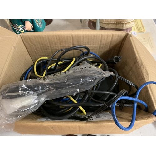 253 - A LARGE QUANTITY OF OLD NOKIA PHONES, SPARES AND CABLES