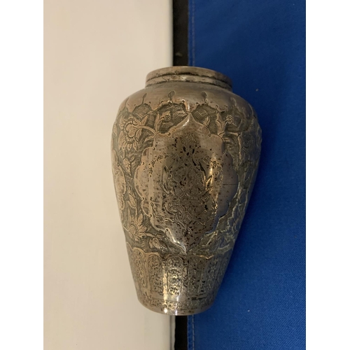 260 - A PERSIAN WHITE METAL, POSSIBLY SILVER, VASE, MARKED TO BASE, HEIGHT 12 CM