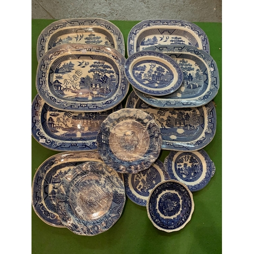 277 - A COLLECTION OF BLUE AND WHITE WARE TO INCLUDE MEAT PLATTERS, PLATES ETC SOME A/F