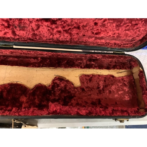 284 - A VINTAGE SHOT GUN CASE