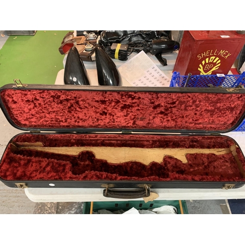 284 - A VINTAGE SHOT GUN CASE