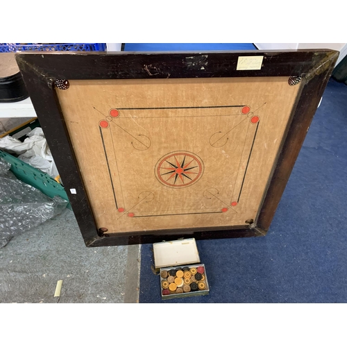 298 - A LARGE VINTAGE WOODEN FRAMED CARROM BOARD WITH A BOX OF COUNTERS