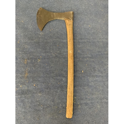 459 - A VINTAGE HEADMANS AXE