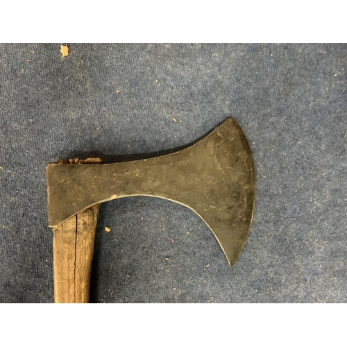 459 - A VINTAGE HEADMANS AXE