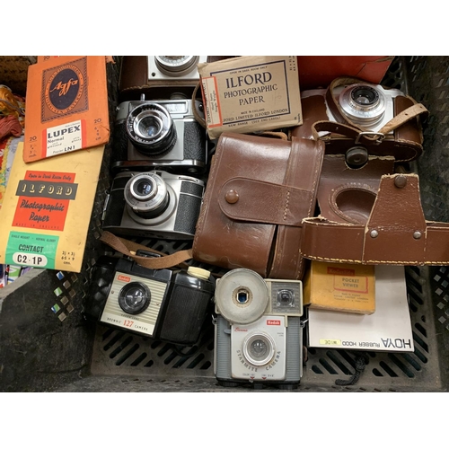 79 - A LARGE COLLECTION OF CAMERAS ETC TO INCLUDE A KODAK BROWNIE, AFGA, PHOTOGRAPHIC PAPER ETC