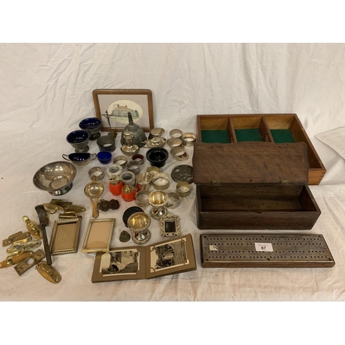 87 - VARIOUS VINTAGE ITEMS TO INCLUDE EPNS, BRASS, FRAMES, WOODEN CUTLERY TRAY, DOMINO SCORE BOARD