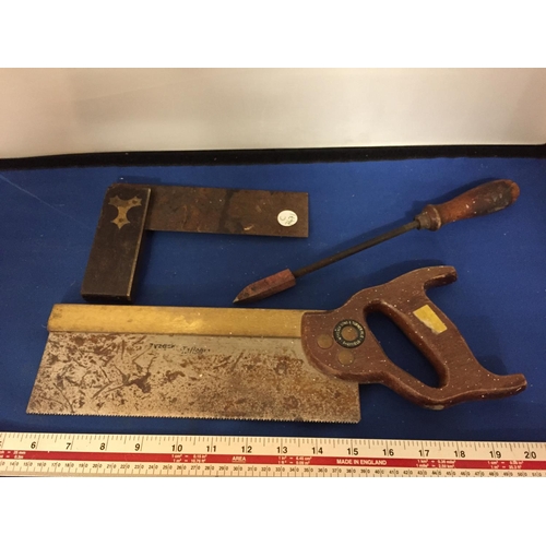 476 - THREE VINTAGE TOOLS TO INCLUDE A SAW AND SET SQUARE