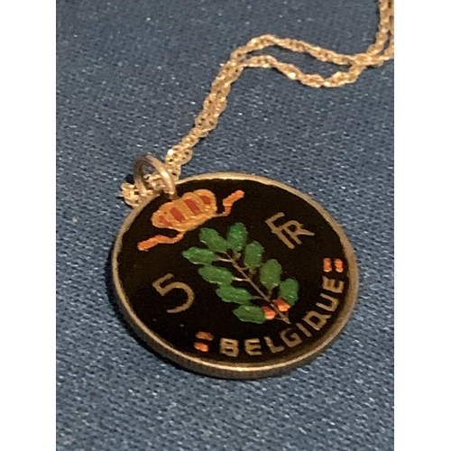 586 - SILVER AND ENAMELLED BELGIUM 5 FRANC COIN PENDANT & CHAIN