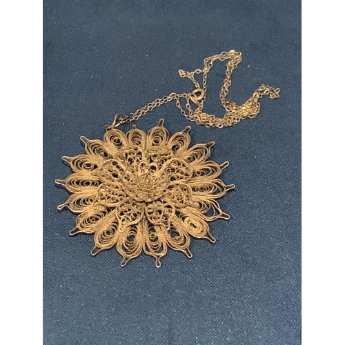 587 - LARGE VINTAGE FILIGREE WHITE METAL FLOWER PENDANT & CHAIN