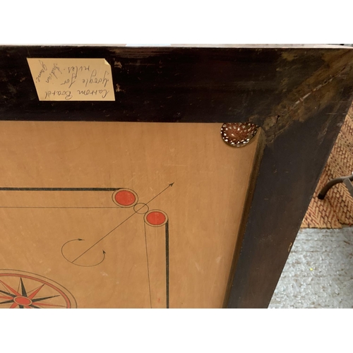 239 - A LARGE VINTAGE WOODEN FRAMED CARROM BOARD WITH A BOX OF COUNTERS